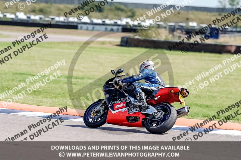 Rockingham no limits trackday;enduro digital images;event digital images;eventdigitalimages;no limits trackdays;peter wileman photography;racing digital images;rockingham raceway northamptonshire;rockingham trackday photographs;trackday digital images;trackday photos